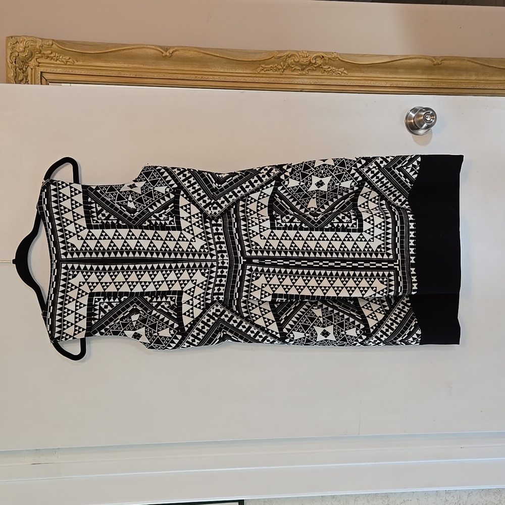 Ivanka Trump Geo print Dress 8 EUC - Picture 4 of 9